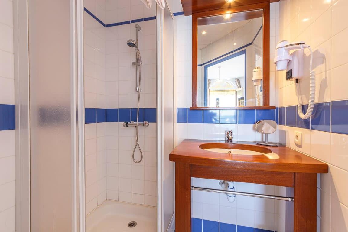 Les Pieds Dans L'Eau - Appartment 1 - Vue Mer Cancale Bagian luar foto