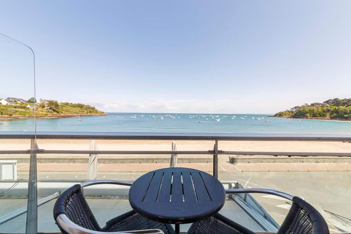 Les Pieds Dans L'Eau - Appartment 1 - Vue Mer Cancale Bagian luar foto